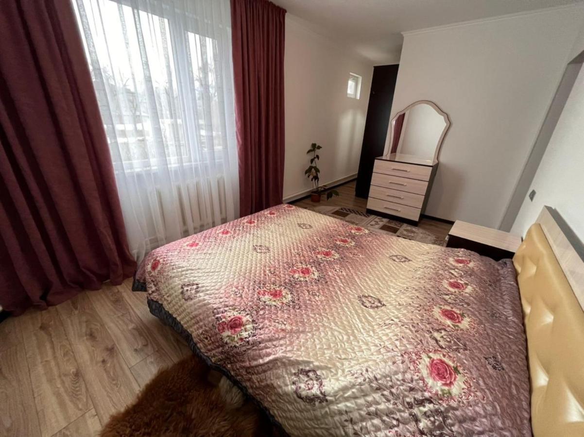 Agyn Guest House Каракол Екстер'єр фото